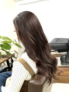 ホンネ(honne.) ロングヘア×ピンクブラウン