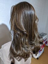 レイア(Leia)&nbsp;透明感オリーブグレージュ