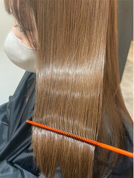 ナンバー ジルバ 立川(N° jillva) 大人かわいいミルクティーブラウン