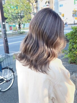 トト 船橋店(toto.) 黒髪/グレーベージュ/レイヤーロング/前髪パーマ[西船橋/津田沼]