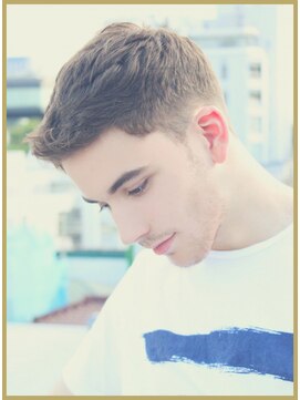 ジジバイワースホワイル(jiji by WORTH WHILE) アッシュブラックウルフマッシュパーマハイライト波巻きショート