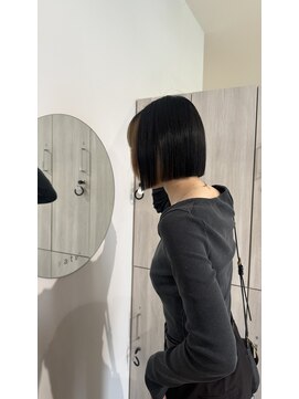 ヤテ(yate') パツっとボブ♪