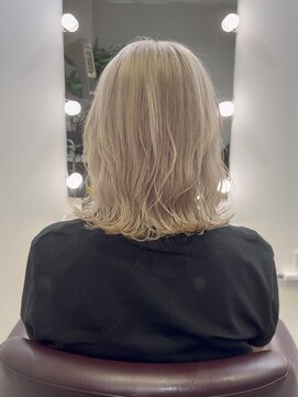 モア(moa) ブロンドベージュ