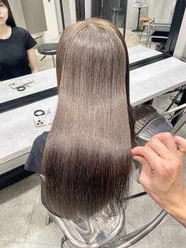サロウィン 池袋(SALOWIN) 9トーンアッシュベージュ × 美髪ストレート #366