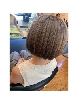 ラゴム(Lagom) ミニボブ／ベージュ／Lagom／下北沢