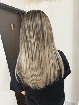 コディー(CODY) ミディアムヘア暗めカラー/デザインカラー/フェイスフレーミング