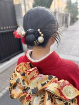 ピークアブー 銀座中央通り(PEEK-A-BOO)&nbsp;成人式アップスタイルヘアセットカチモリお団子アレンジ