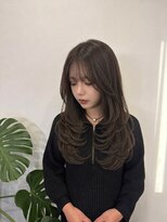 ウェリナ(welina) 赤み消しオリーブベージュ×艶髪ロングレイヤー