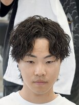 オーバル ジングウマエ(OVARL jingumae)&nbsp;縦落ちパーマセンターパートシャドウパーマサーフカール