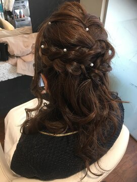 オズ ヘアーアンドトータルビューティー(OZ hair&total beauty) 編み込み×ハーフアップ