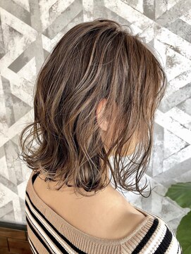 ヘアデザイン ファブロ(hair design FABRO.) ハイライト×ミルクティベージュ♪