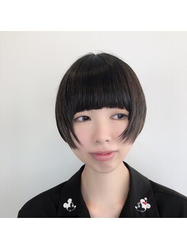 ビラデルソルルート(√r-t) 個性派のミニボブ×重ためバング