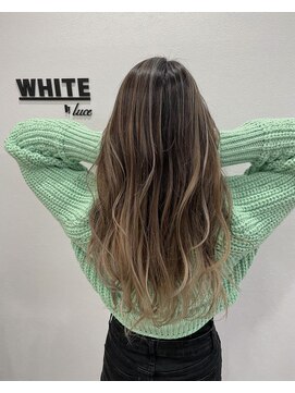 アンダーバーホワイト 西宮店(_WHITE) 外国人風ハイライトカラー　アッシュベージュ