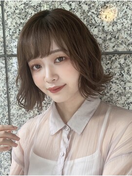 ブルーダー(Bruder) エアリーボブ　ベージュ　大人カラー