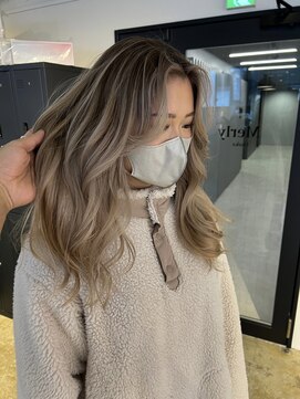 メリー オオサカ(Merly Osaka) 外国人風フェイスフレーミング×バレイヤージュ_white greige_