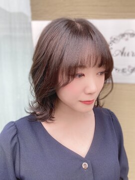 オラ ボーテ(Aura Beaute) ミディアム　大人女子　外はね波ウェーブ　愛されスタイル