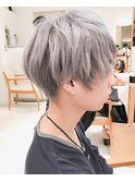 シルバーカラーマッシュウルフショート　グレージュカラー