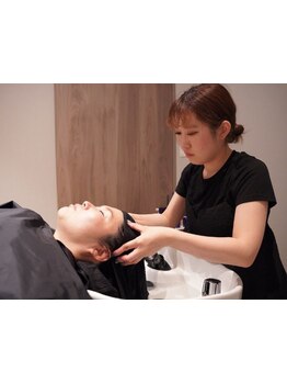 頭のコリをほぐし頭皮の血行が良くなり、全身の血流も促進！頭皮や髪の汚れを落とし、健康的な美髪へ*