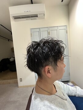 ハチマルハチ ナル 登戸店(808 nalu) スパイラルパーマ/刈り上げショート