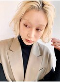 イメチェン/ホワイトブロンド/外ハネボブ/ワイドバング/表参道