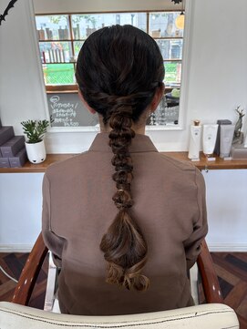 ヘアーアンドメイクアップモパ 編み下ろし