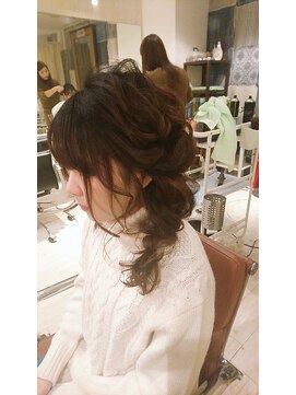 アイビス(AIBIZ) カジュアルヘアアレンジ/無造作編みおろし