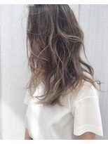 ヌイ 横浜(nui)&nbsp;ハイライトアッシュベージュ_ネオウルフアッシュブラウン