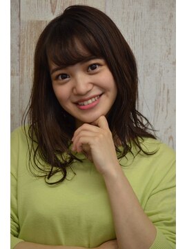 ジラフ(giraffe) 【giraffe】透明感ベージュのミディアムスタイル