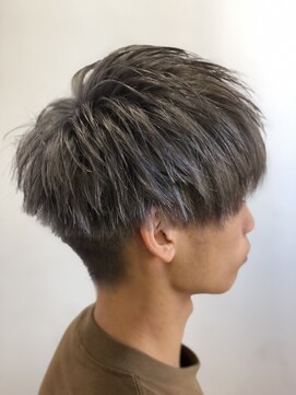アプシー 南が丘本店(apsee) シルバー×前下がりマッシュ/刈り上げショート