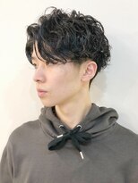 キアラ(Kchiara) かき上げスパイラル-前下がり刈り上げ