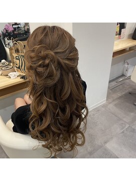 サンビャクロクジュウド(360°C) ハーフアップ