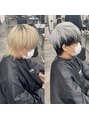 ガルテ(GARTE) ホワイト×ブラックツートーンカラーで襟足もカットでスッキリ！