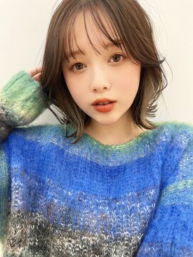 ホフ 大阪心斎橋店(F.O.F) ベージュインナーカラーショートボブレイヤーミディアム前髪