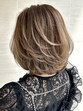 オーロ(ORO) ワンレン前髪ネビージュ黒髪ボブルフ