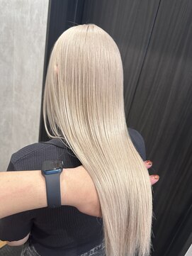 モニカ 原宿店(MONIQA) ホワイトベージュ