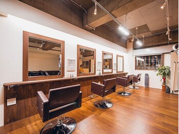 アイリー 青木店(I Rie)の写真/《低単価×高品質》大人女性のための居心地のいいサロン◇一人一人の髪質・頭皮のお悩みに向き合いご提案！