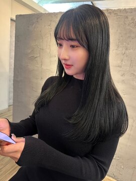 ヴィサージュバスク(VISAGE ba.s.k) 透明感ブルーブラック×ナチュラルレイヤー