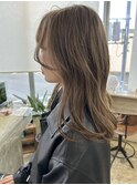 ベージュ