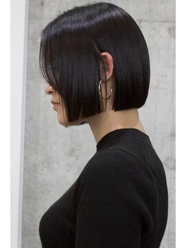 サクラ オモテサンドウ(SAKURA) 美髪矯正でつくる切りっぱなしボブ 髪質改善 表参道