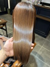 エイジング毛で髪が細くなった方にはハリコリを出す酸熱トリートメントの髪質改善がオススメ！