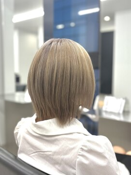 ラピステン 福岡天神 大名店(Lapis) ブリーチ/ミルクティー/ベージュ/くすみカラー