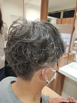 デフィ アオヤマ(defi AOYAMA) 大人のツーブロック×立体感パーマ