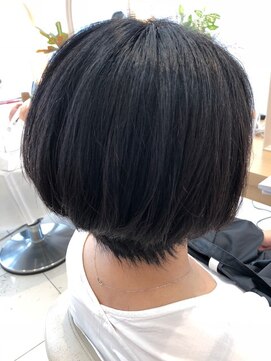 ミーサ(MYSA) 前下がりショート☆