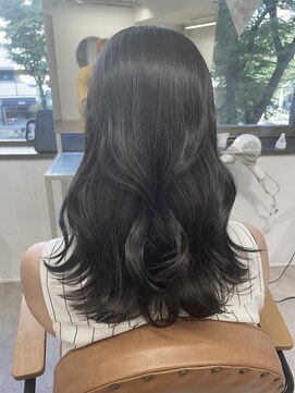 ムク 新宿(muc) ダークグレー×美な毛流れのソフトレイヤー