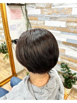 ハウオリ ヘアーワークス(Hauoli hair works) 前下がり刈り上げボブ×ピンクヴァイオレット
