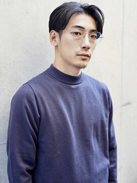 フェザーパーマ刈り上げセンターパート