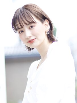 アンド ストーリーズ(&STORIES) 大人可愛い小顔アッシュボブ愛されハンサムショート