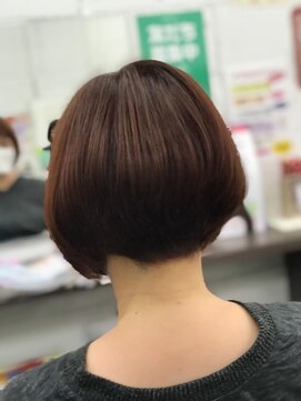 ハスカラー 井尻店 前下がりショートボブ