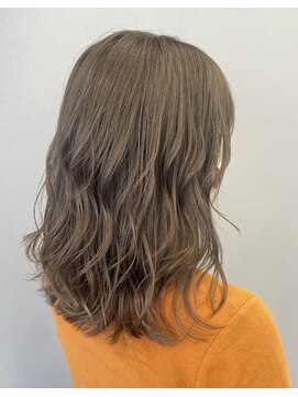 ルイス 喜連瓜破(Luis) グレージュカラー