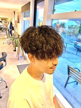 レガーレ(Legare) 2ブログラデ ミディアムマッシュ　スパイラルパーマ